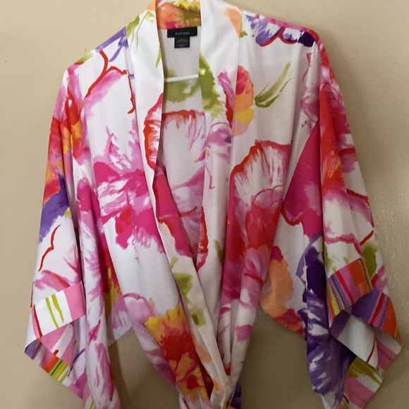 Natori colorful patterned robe - Picture 5 of 9